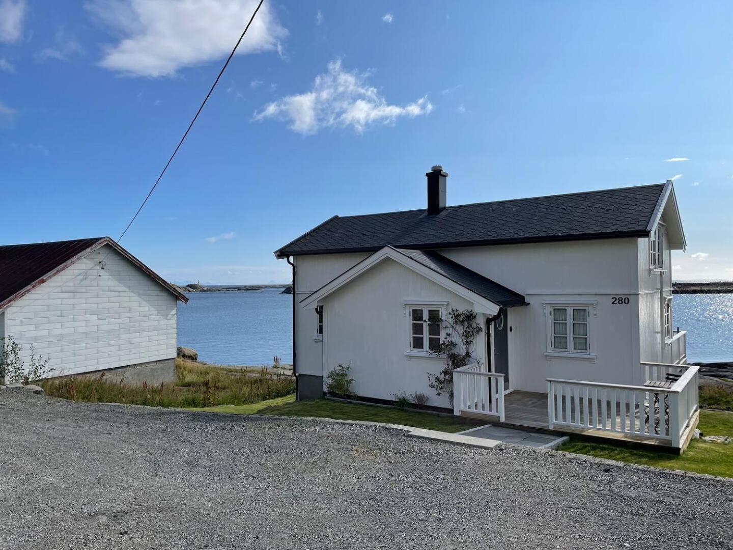 Nordlandshus Ved Havet Pa Reine, Lofoten المظهر الخارجي الصورة